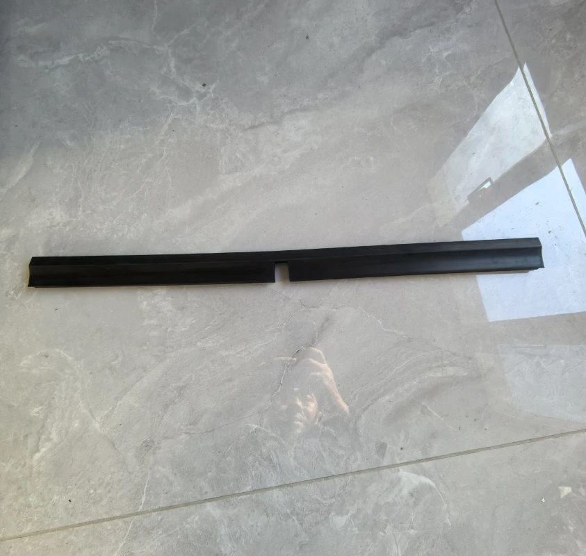 3660-05-30 Channel Protector Nitrile 26-1/8"